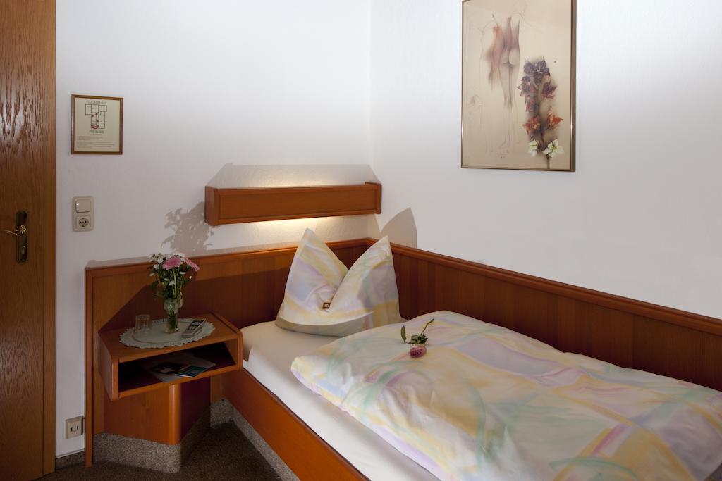 Pension Cafe Suzette Gotha Chambre photo