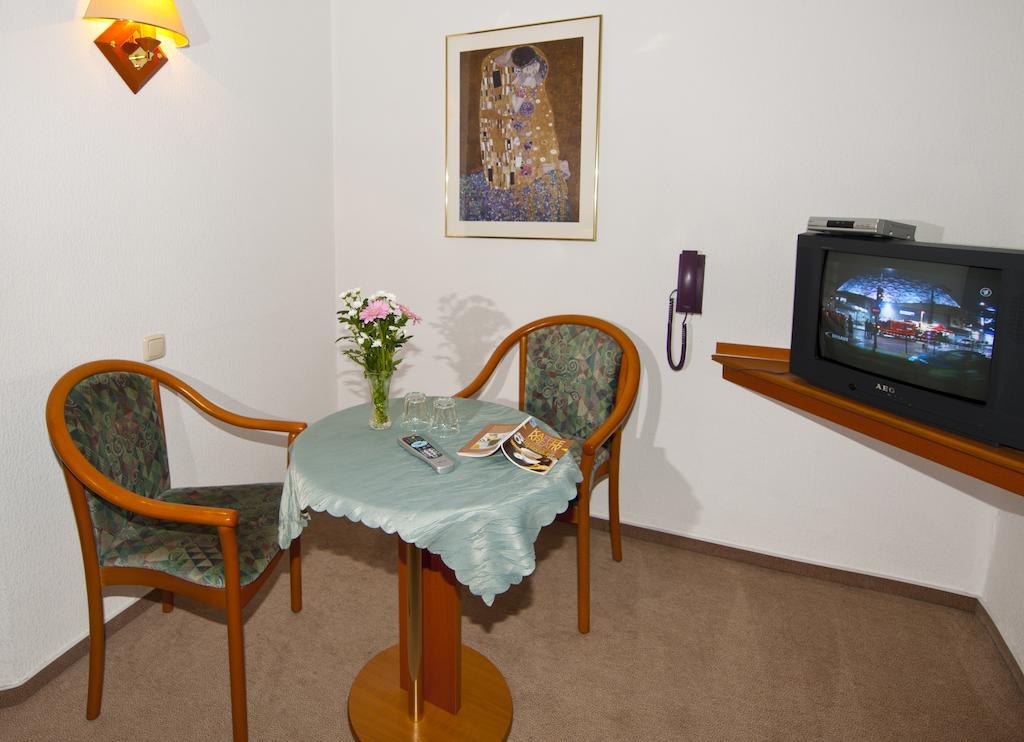 Pension Cafe Suzette Gotha Chambre photo
